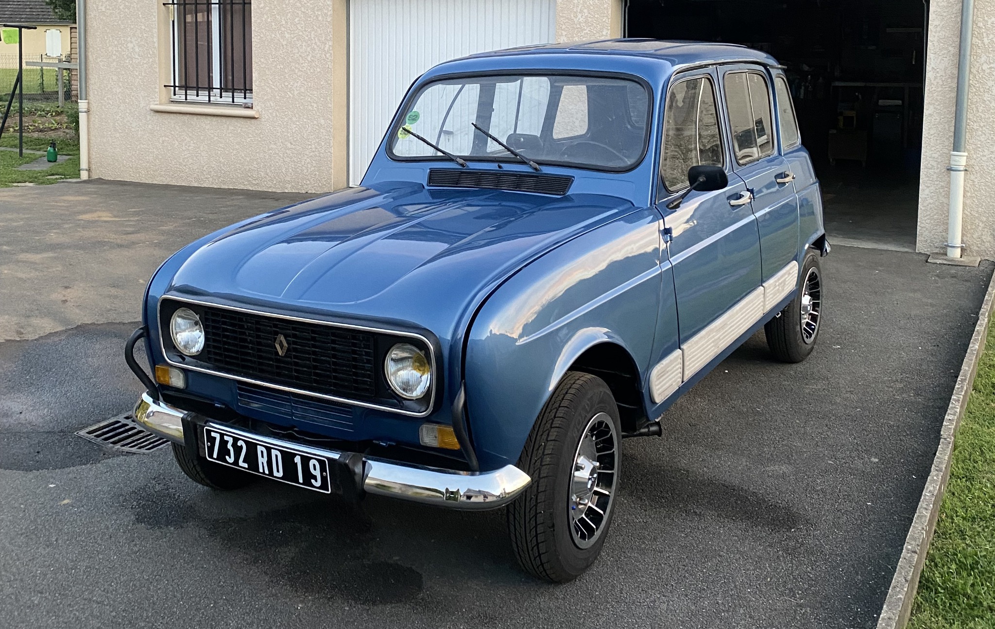 Renault R4