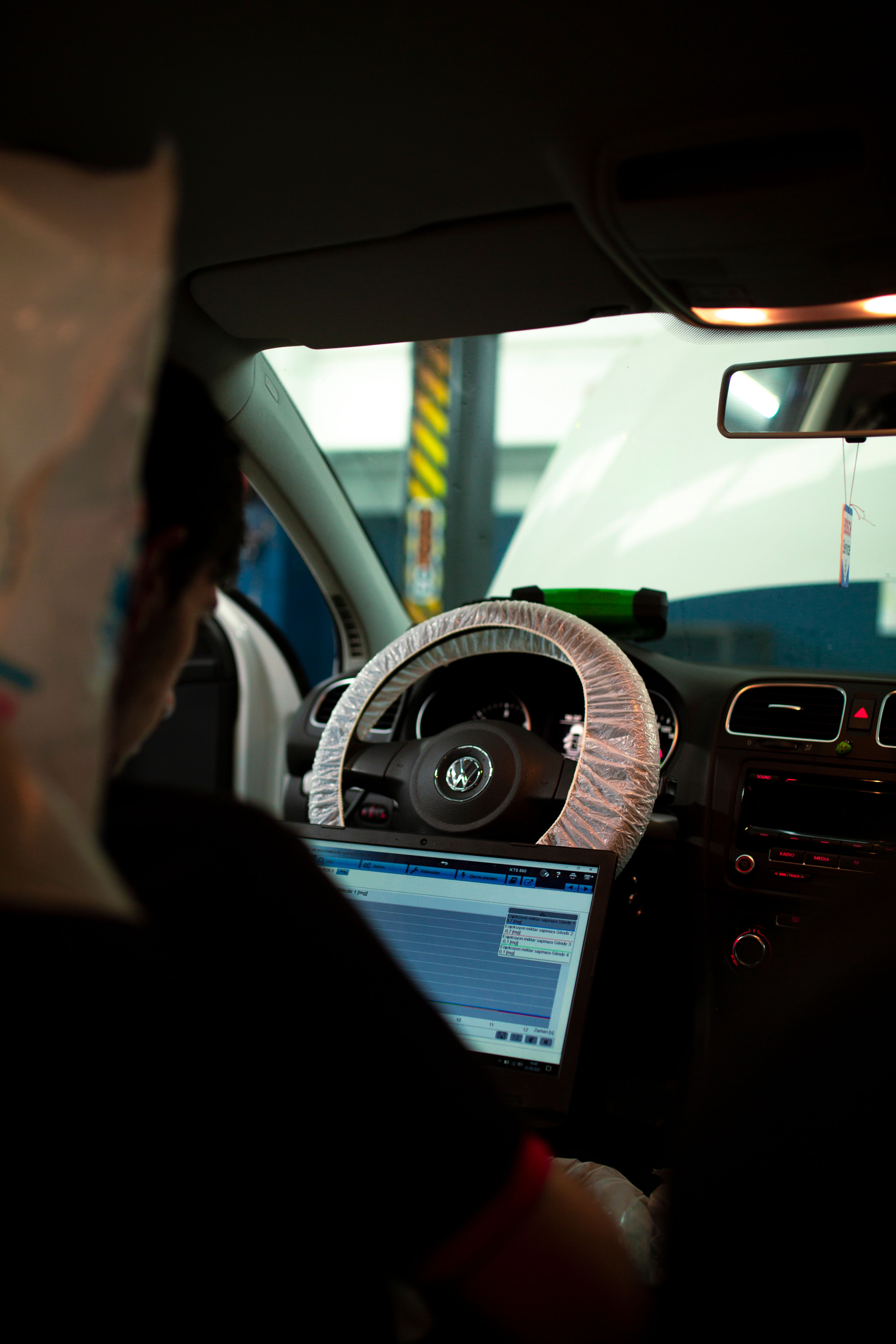 Intervention sur calculateur automobile
